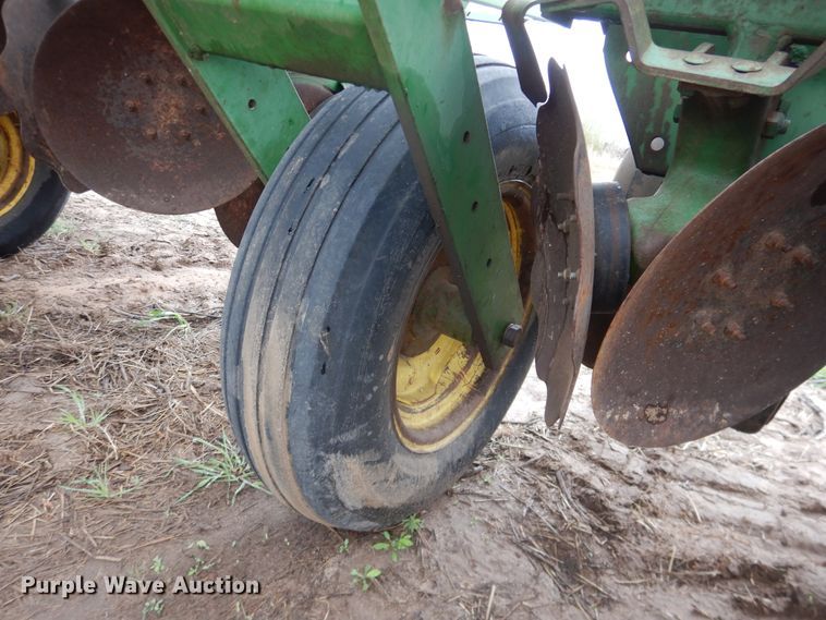 image for item DJ1206 John Deere 7000  planter