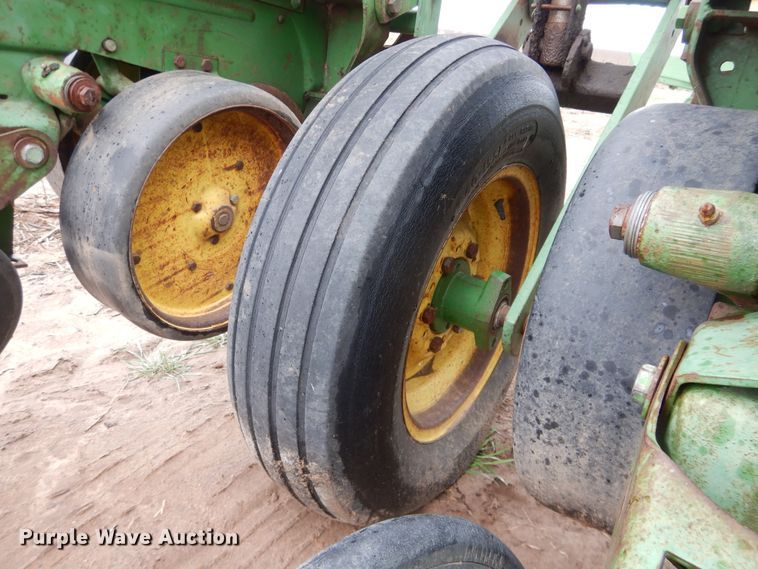 image for item DJ1206 John Deere 7000  planter