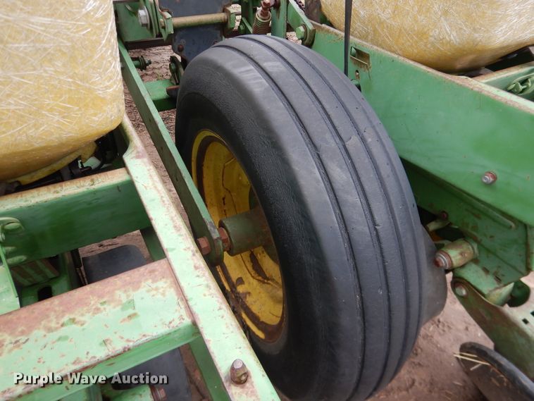 image for item DJ1206 John Deere 7000  planter
