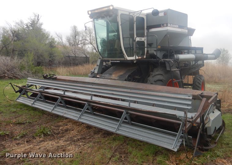 image for item DJ1208 Gleaner L3  combine