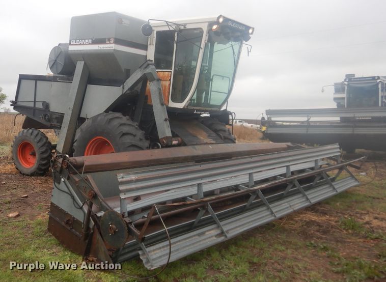 image for item DJ1208 Gleaner L3  combine