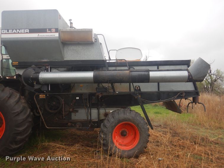 image for item DJ1208 Gleaner L3  combine