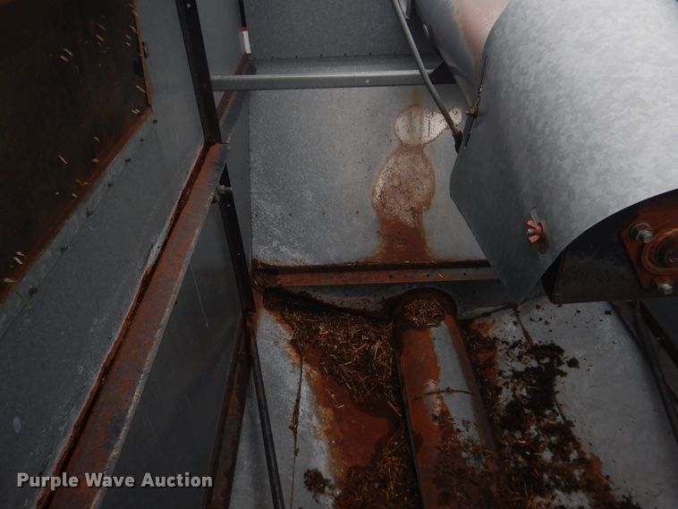 image for item DJ1208 Gleaner L3  combine