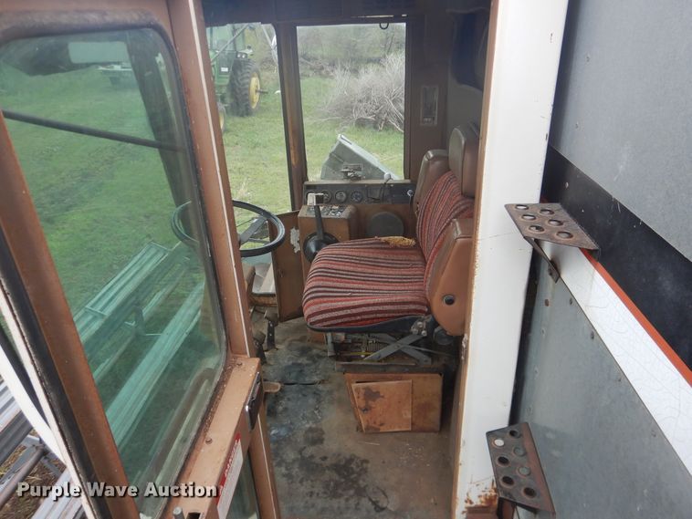 image for item DJ1208 Gleaner L3  combine