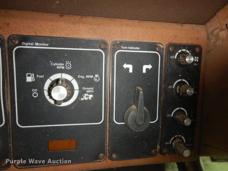 image for item DJ1208 Gleaner L3  combine