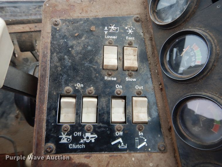 image for item DJ1208 Gleaner L3  combine