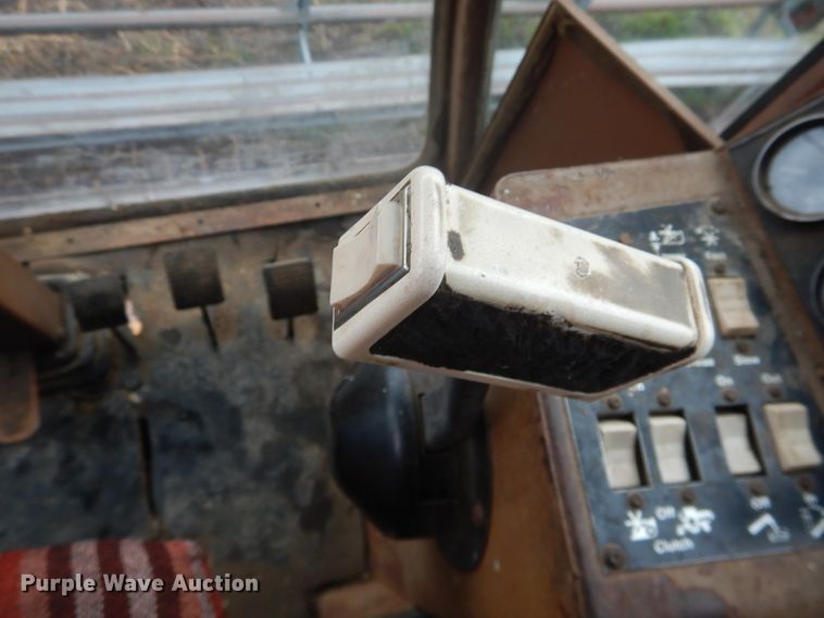 image for item DJ1208 Gleaner L3  combine