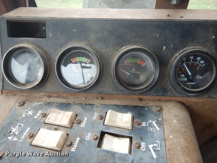 image for item DJ1208 Gleaner L3  combine