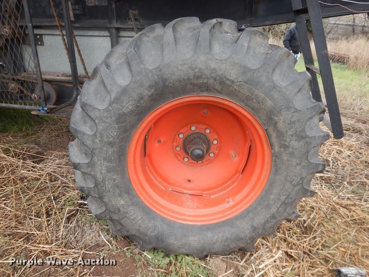 image for item DJ1208 Gleaner L3  combine