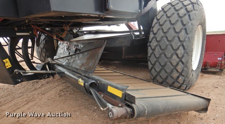 image for item DJ8381 2013 MacDon M205  windrower