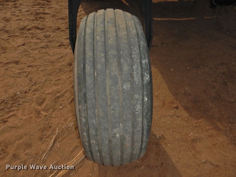 image for item DJ8381 2013 MacDon M205  windrower