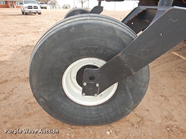 image for item DJ8381 2013 MacDon M205  windrower