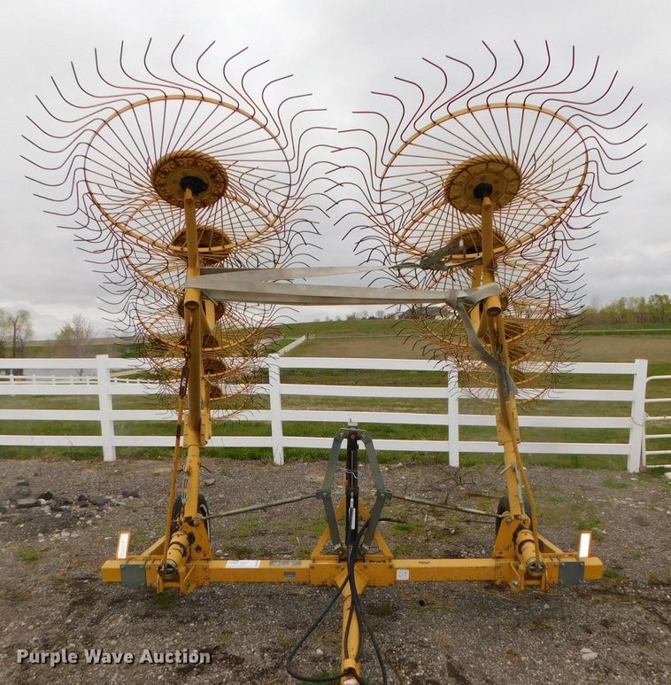 image for item DK8516 2003 Vermeer WR24  hay rake