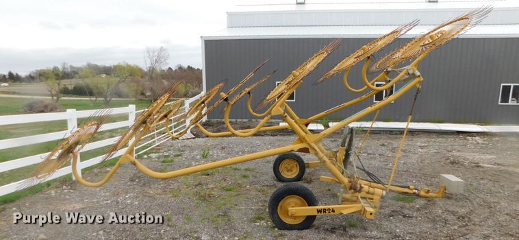 image for item DK8516 2003 Vermeer WR24  hay rake