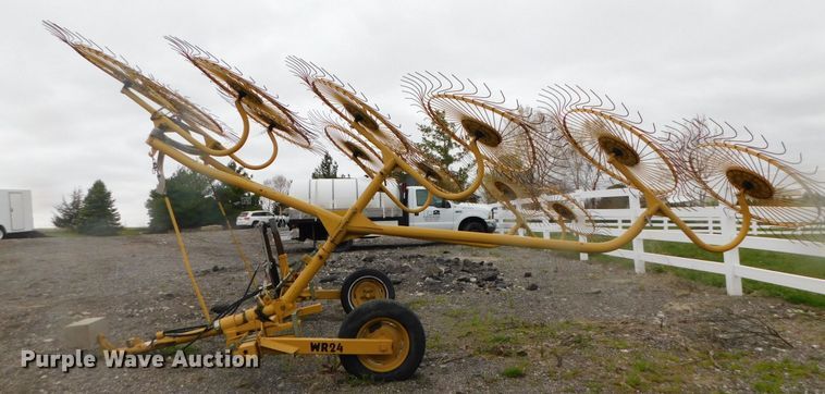 image for item DK8516 2003 Vermeer WR24  hay rake