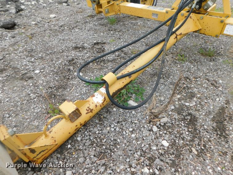 image for item DK8516 2003 Vermeer WR24  hay rake