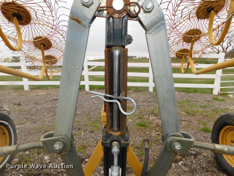 image for item DK8516 2003 Vermeer WR24  hay rake