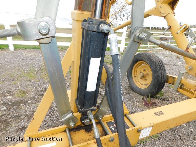 image for item DK8516 2003 Vermeer WR24  hay rake