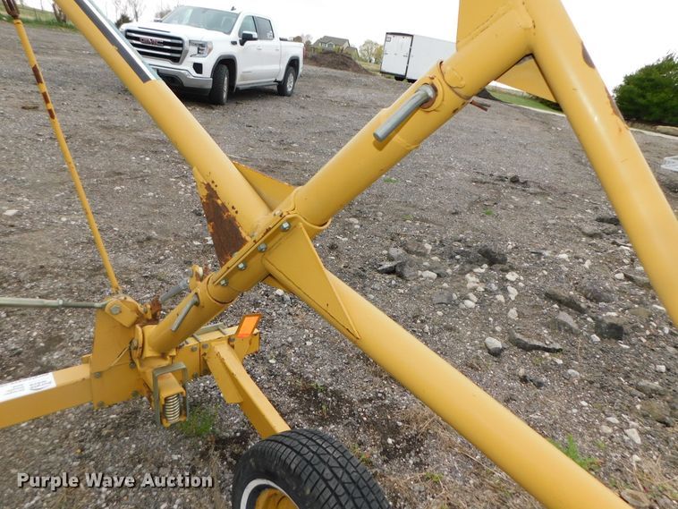 image for item DK8516 2003 Vermeer WR24  hay rake