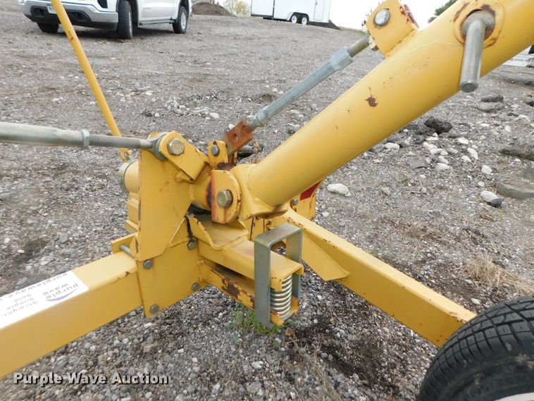 image for item DK8516 2003 Vermeer WR24  hay rake