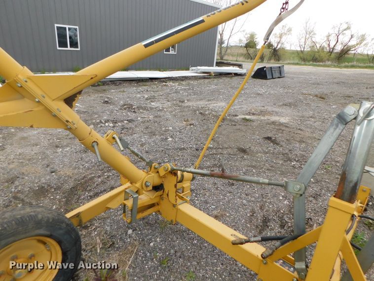image for item DK8516 2003 Vermeer WR24  hay rake