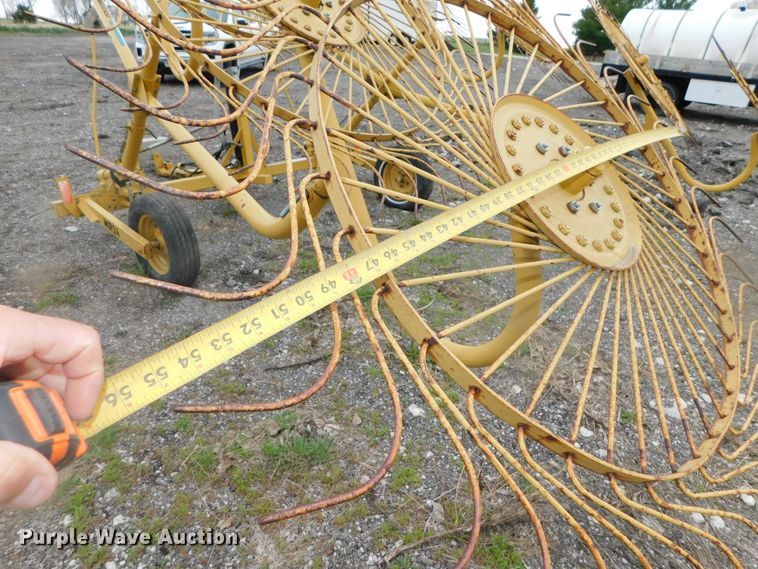 image for item DK8516 2003 Vermeer WR24  hay rake