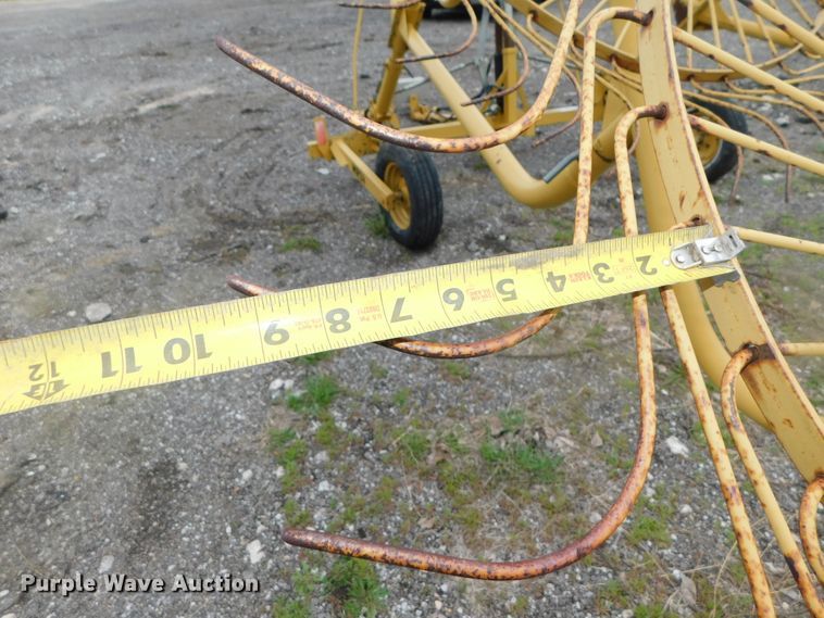 image for item DK8516 2003 Vermeer WR24  hay rake