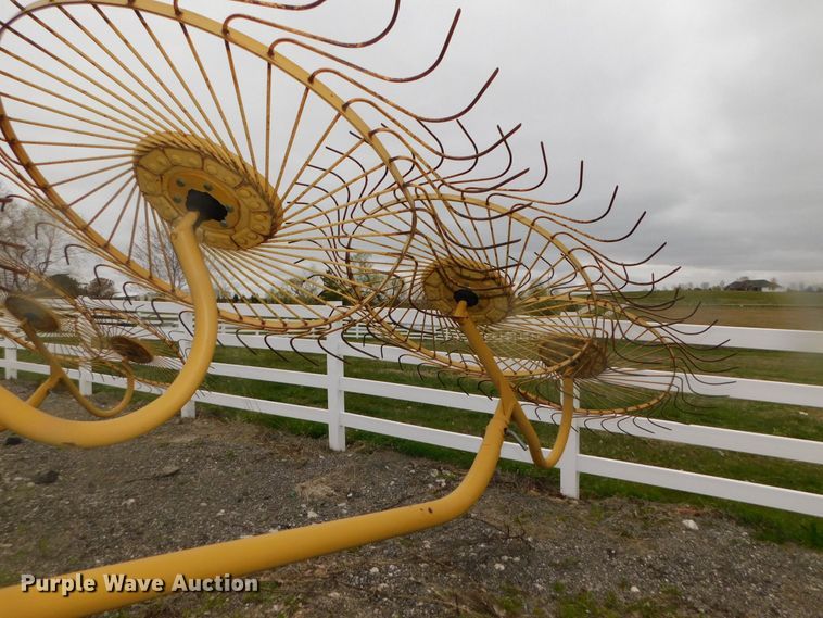 image for item DK8516 2003 Vermeer WR24  hay rake