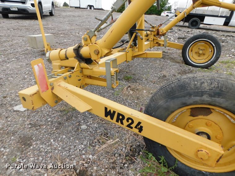 image for item DK8516 2003 Vermeer WR24  hay rake