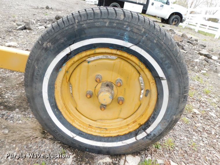 image for item DK8516 2003 Vermeer WR24  hay rake