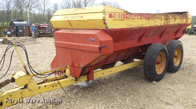 image for item DL0967 New Holland 306  manure spreader