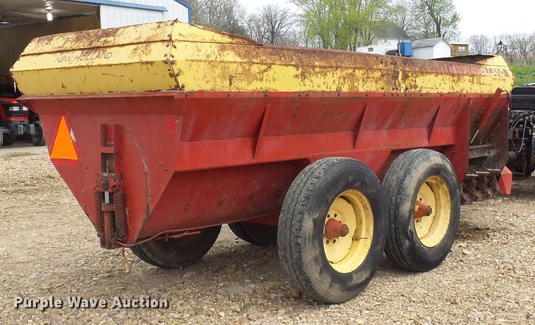 image for item DL0967 New Holland 306  manure spreader