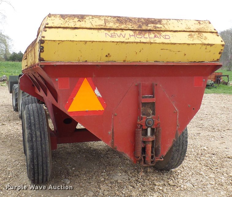 image for item DL0967 New Holland 306  manure spreader