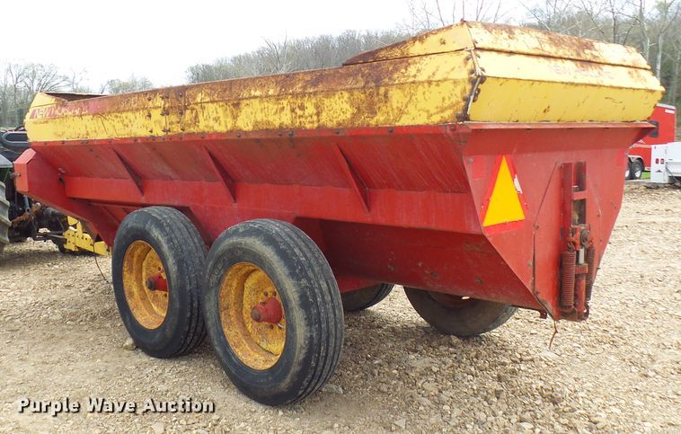 image for item DL0967 New Holland 306  manure spreader