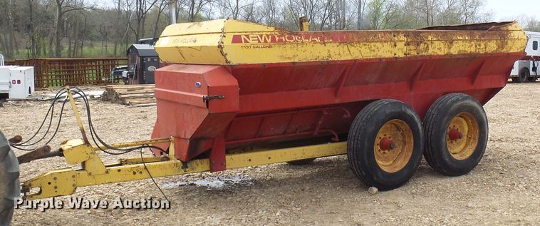 image for item DL0967 New Holland 306  manure spreader