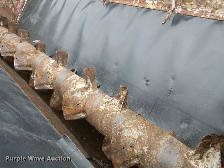 image for item DL0967 New Holland 306  manure spreader