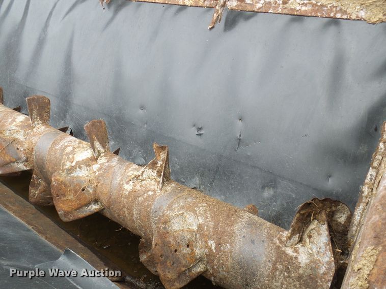 image for item DL0967 New Holland 306  manure spreader