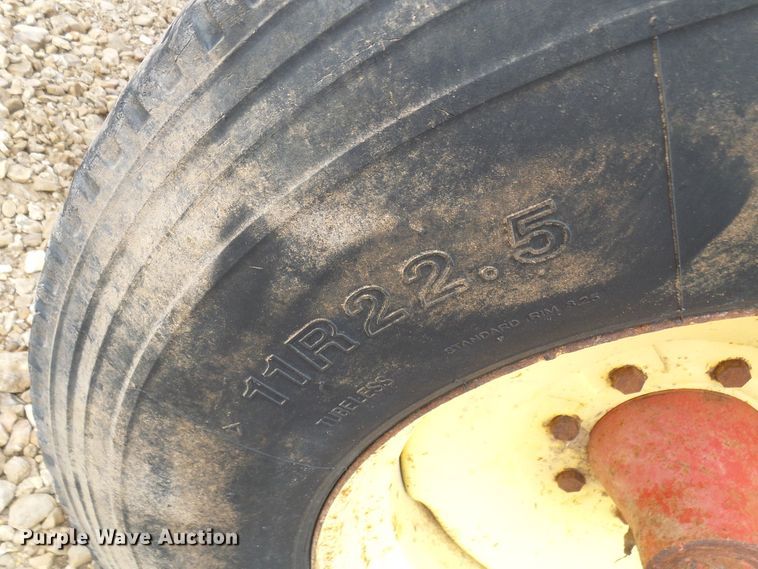 image for item DL0967 New Holland 306  manure spreader