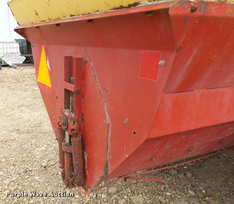 image for item DL0967 New Holland 306  manure spreader