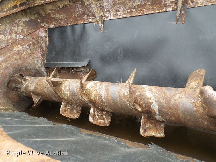 image for item DL0967 New Holland 306  manure spreader