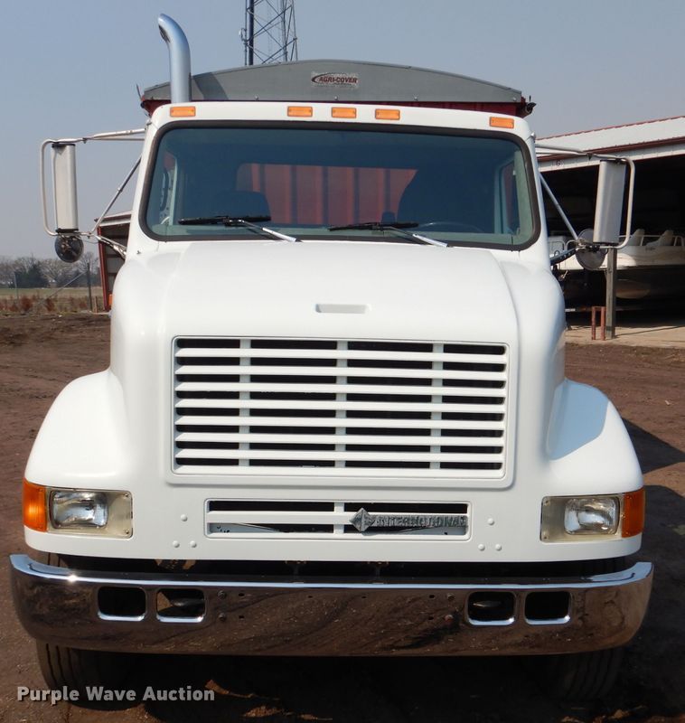 image for item DL2758 1999 International 8100  grain truck