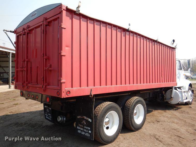 image for item DL2758 1999 International 8100  grain truck