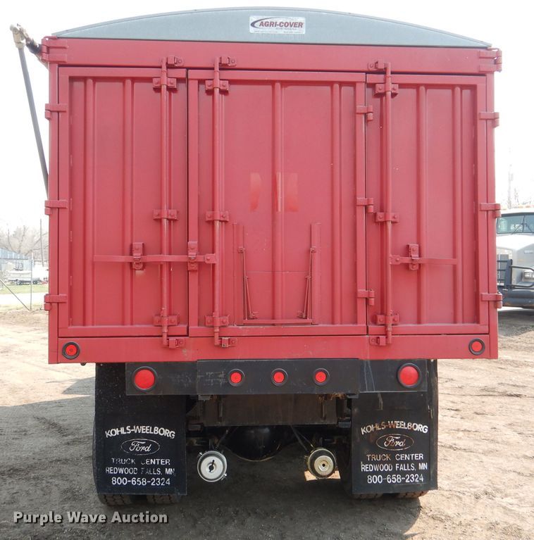 image for item DL2758 1999 International 8100  grain truck