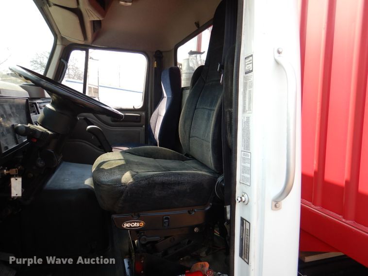 image for item DL2758 1999 International 8100  grain truck