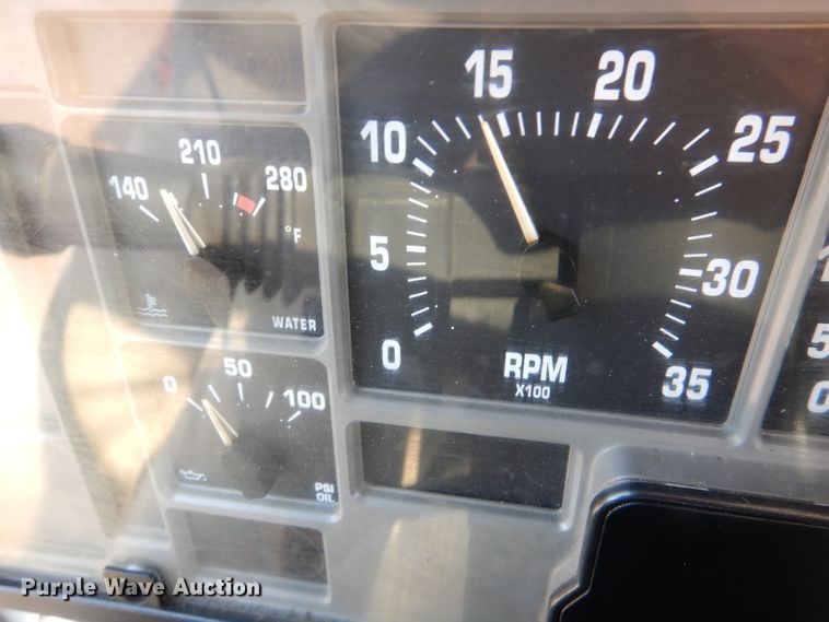 image for item DL2758 1999 International 8100  grain truck