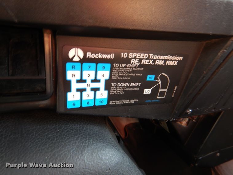 image for item DL2758 1999 International 8100  grain truck