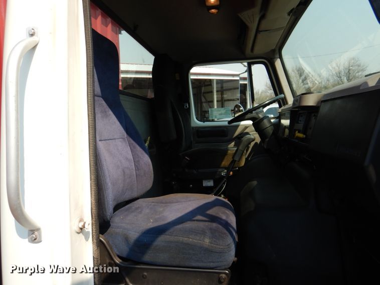 image for item DL2758 1999 International 8100  grain truck