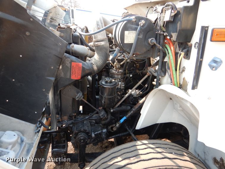 image for item DL2758 1999 International 8100  grain truck