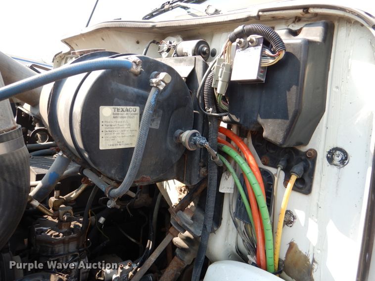 image for item DL2758 1999 International 8100  grain truck