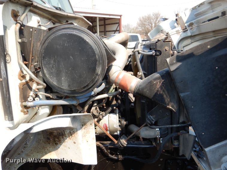 image for item DL2758 1999 International 8100  grain truck